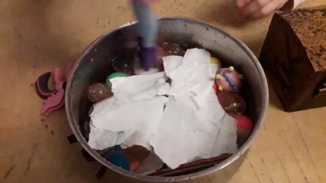 Настя готовит суп для Олеси?????? смотреть онлайн