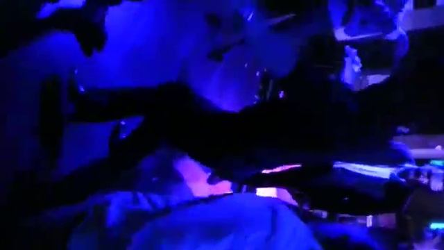 Танец-прикол на свадьбе. Прикольно танцует!!! смотреть онлайн