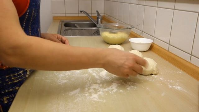 Лепёшки "Чуду"с картофелем и сыром! Fladenbrot mit Käse-Kartoffel-Füllung! смотреть онлайн