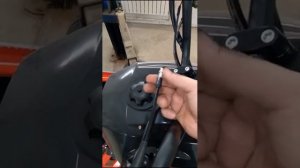 Опасная регулировка тросика газа.