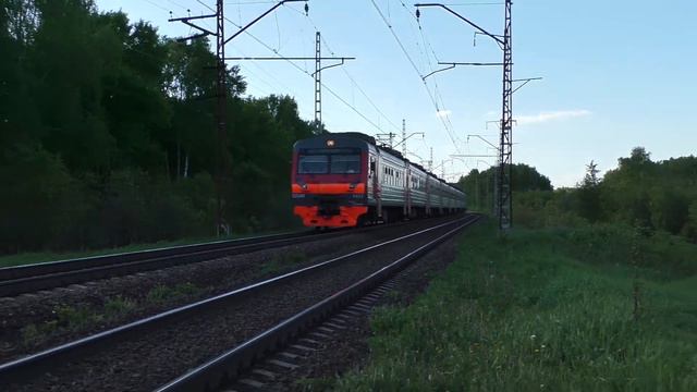 Электропоезд ЭД4М-0433 перегон Белые Столбы - Барыбино смотреть онлайн