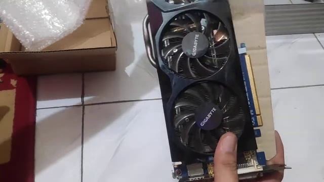 Unboxing VGA Gigabyte GTX 570 GDDR5 1280mb 320bit 2nd смотреть онлайн