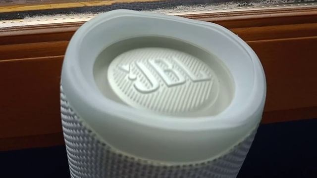 bass test JBL flip 5 TL white no LFM ? смотреть онлайн