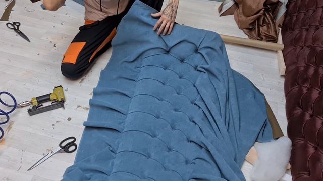 Делаем диванчик в каретной стяжке . Мягкий диванчик своими руками. смотреть онлайн