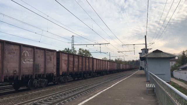 Электровоз ВЛ11.8-812/809А с полувагонами смотреть онлайн