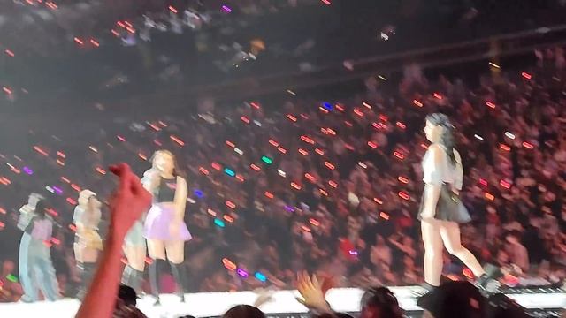 [FANCAM] 220226 트와이스 (TWICE) Concert 4th World Tour III New York UBS Arena Encore Medley