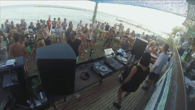 LockRoom Cyprus Presents Nakadia смотреть онлайн