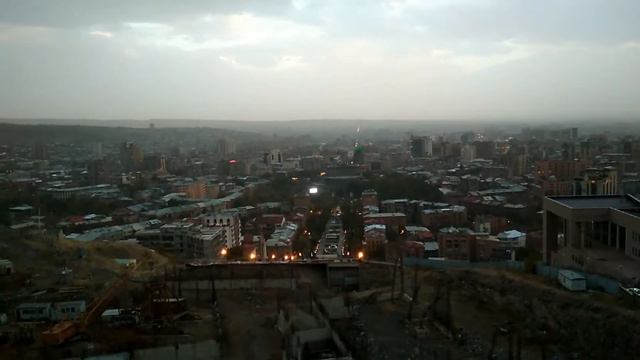 город Ереван. Ненастная погода. смотреть онлайн