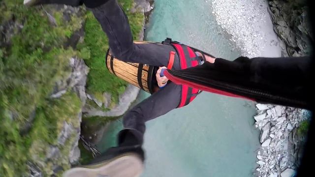 Extreme Bungy Jumping with Cliff Jump Shenanigans! Play On in New Zealand! 4K! смотреть онлайн