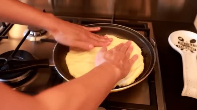 ISTANTANEA FOCACCIA RIPIENA DI PATATE ti insegno a farla in pochi minuti смотреть онлайн