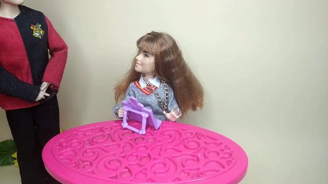 ТИПЫ ПОСЕТИТЕЛЕЙ В РЕСТОРАНЕ!!!! КАК ВЕДУТ СЕБЯ В РИСТОРАНЕ!!!! жизнь монстер хай! новая серия! смотреть онлайн