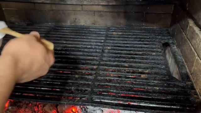 Запеченный Карп на мангале с овощами🐟😋 смотреть онлайн
