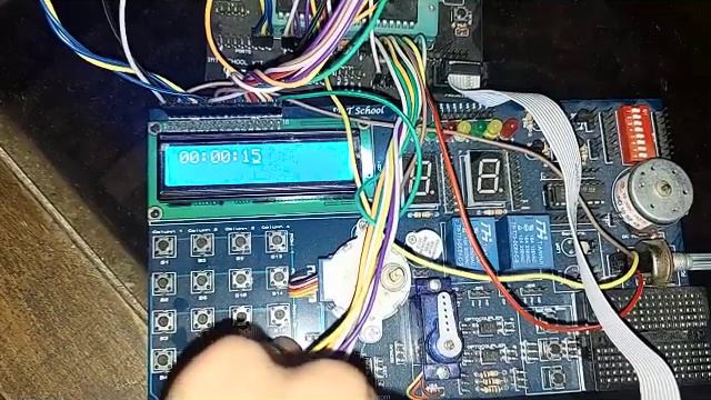Simple Stopwatch application on Atmel®AVR®ATmega32 смотреть онлайн