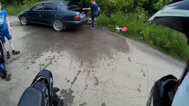 Бабка под КОКСОМ говорит что ЗА колонку надо платить штраф!!!!!!! смотреть онлайн
