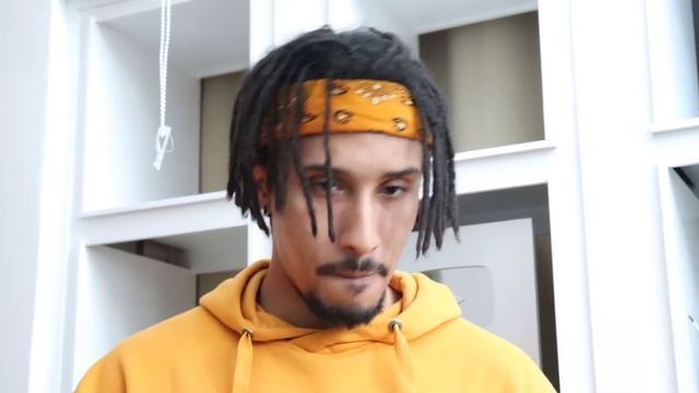 When you try to speak a foreign language but it doesn't work out смотреть онлайн