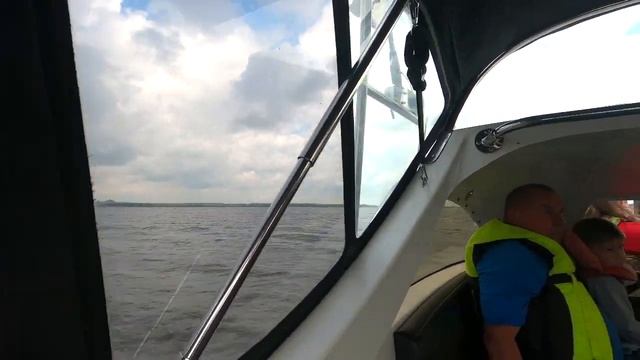 КАТАЕМСЯ НА КАТЕРЕ/ОЗЕРО КОЛЫВАНСКОЕ/САВВУШКА смотреть онлайн