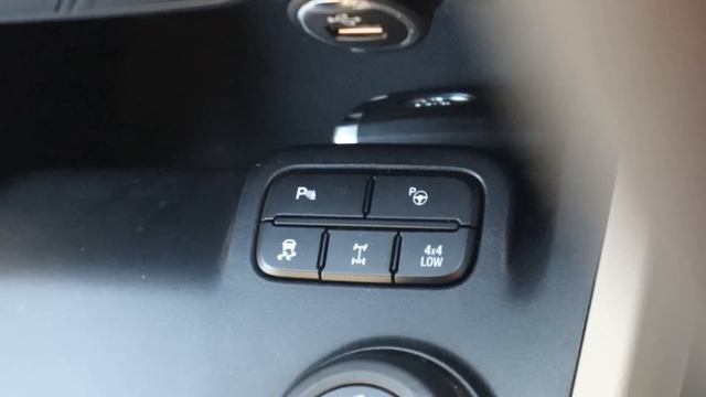 Ford Endeavour Auto Park Feature ? 4x4 / 4x2 смотреть онлайн