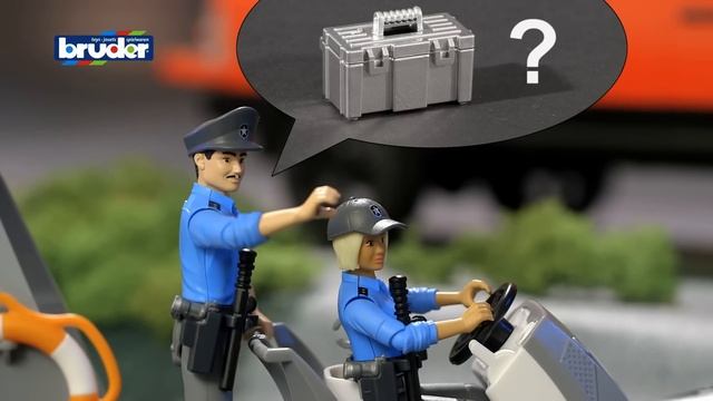 RAM Polizei Truck mit Einsatzboot -- 02507 -- BRUDER Spielwaren смотреть онлайн