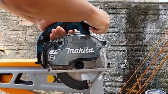 A Nova Serra Da Makita 18v - Cortadora De Metais DCS553 смотреть онлайн