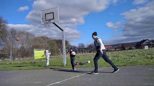 Первый раз играю в Баскетбол, прошло 15 лет смотреть онлайн