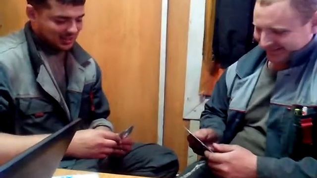 Как играют в карты настоящие инженеры. Engineering playing cards смотреть онлайн