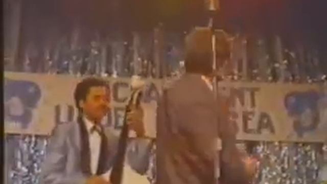 Marty McFly with the Starlighters "Johnny B. Goode" смотреть онлайн