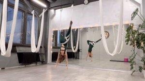 Акробатика в гамаке (Aerial Hammock Acrobatic)