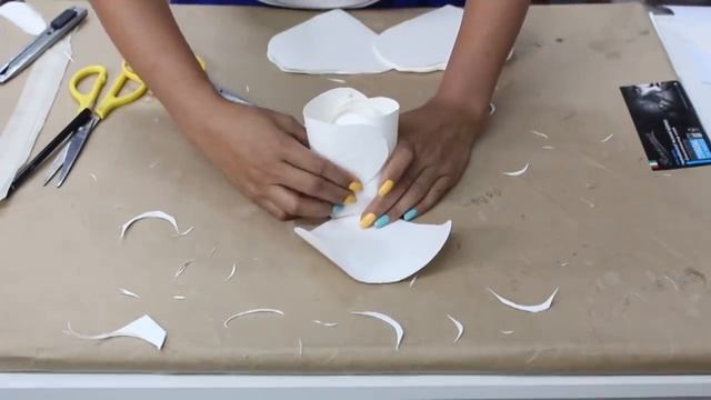 How to make paper ROSE by Madammouth สอนทำกุหลาบกระดาษ | Beauty Mouthsy смотреть онлайн