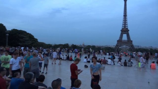 Париж: экскурсия в Версаль, Лувр, на Монмартр и к Эйфелевой башне смотреть онлайн