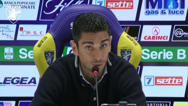 MISTER MORENO LONGO NELLA CONFERENZA STAMPA PRE FROSINONE-ASCOLI смотреть онлайн