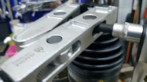 Приспосрбление для монтажа оригинальных хомутов пыльников приводов Toyota. Мастак 103-30002.