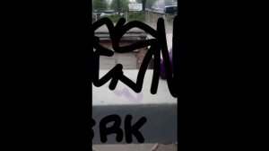 кто то реп читал кто то рисовал граффити (без мата)