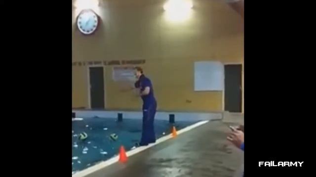 Курьезы в бассейне смотреть онлайн