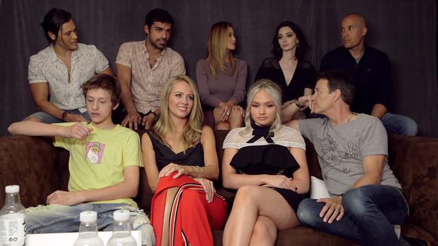 The Gifted Cast Interview | Comic-Con 2017 | TVLine смотреть онлайн