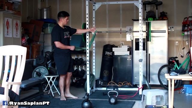 Bench Press Moblility for My Powerlifting Meet [stretching with little space] смотреть онлайн