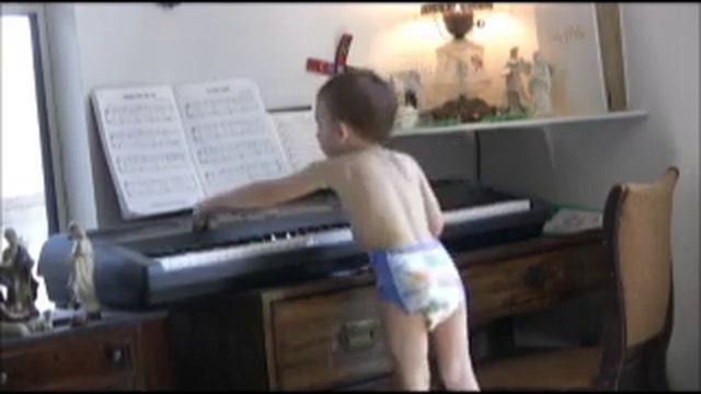 Miles Goofing Around on the Keyboard смотреть онлайн