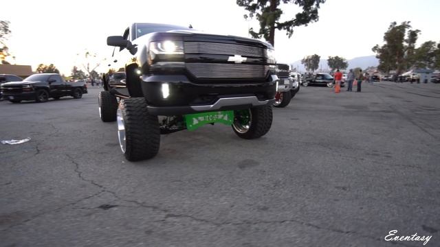Women Love Trucks and Burnouts! - California Truck Invasion 2017 смотреть онлайн