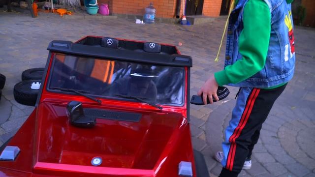 Artem and Unboxing new toy Mercedes g63 AMG 6x6 Review Kid Ride On Car смотреть онлайн