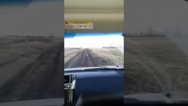 По полям. Прадик и дороги после заснеженной зимы смотреть онлайн