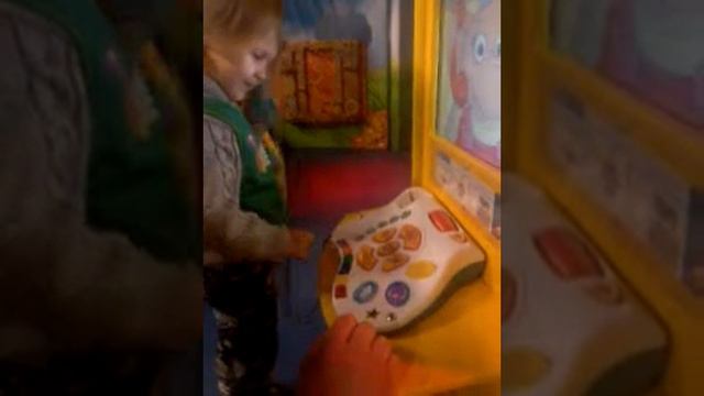 Детская игровая площадка в Вегасе смотреть онлайн