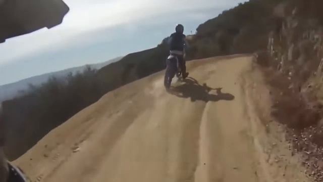 Жесткие падения с мотоциклов - Dirt Bike Crash 2 смотреть онлайн