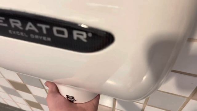 L206. Excel Dryer XLERATORs (2/4) | DEN Airport, Concourse C | Denver, CO смотреть онлайн