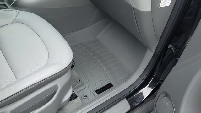 2016 KIA Soul EV WeatherTech liners смотреть онлайн