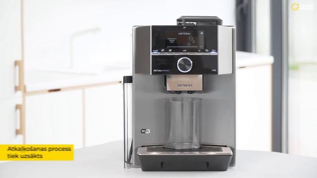 Siemens EQ.9 sērija. Kafijas automāta atkaļķošana un tīrīšana (Calc'n'Clean) смотреть онлайн