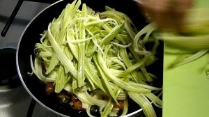 Спагетти из кабачков за 10 минут. Супер вкусно и полезно!!!Zucchini spaghetti in 10 minutes.