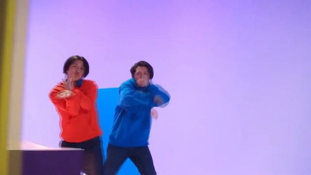 GeekBrains и Human Creative Production сняли танцевальную кампанию о смене профессии смотреть онлайн