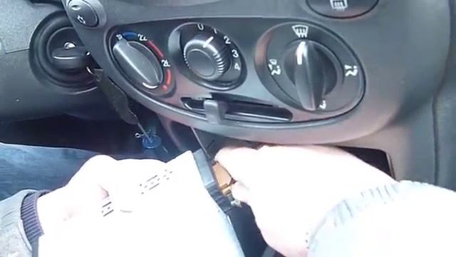 Снятие штатной магнитолы на ВАЗ Калина смотреть онлайн