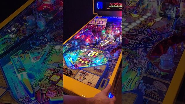 Ripley's Believe it or Not pinball gameplay. смотреть онлайн