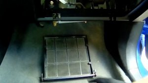 Замена фильтра салона Geely MK