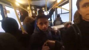 Тайсон поет в автобусе  Тюмень